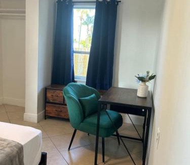 Westgate House | Beautiful home in West Palm - 5 min to Airport