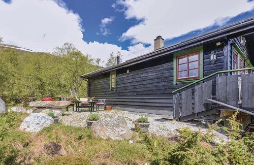 Maurset House | Beautiful home in Vøringsfoss with WiFi