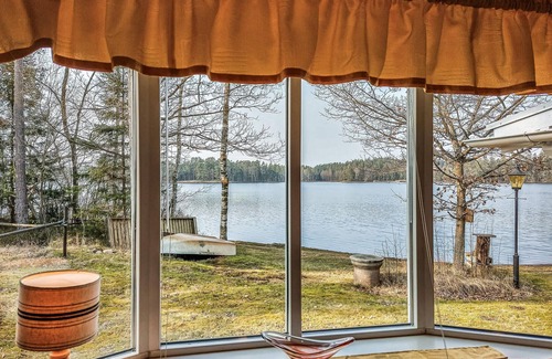 Hallaryd House | Beautiful home in Vägla with WiFi