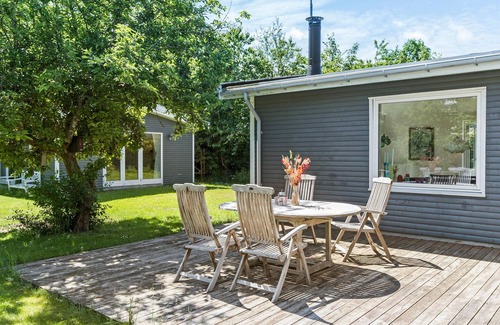 Holloselund House | Beautiful home in Vejby with kitchen