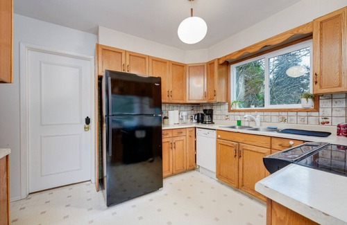 Cordova Bay House | Beautiful Home in Victoria BC