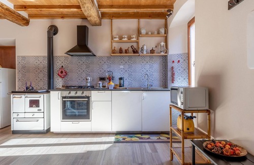 Stazzema House | Beautiful home in Volegno with kitchen