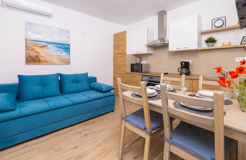Jablanac House | Beautiful home in Vranjak with kitchen