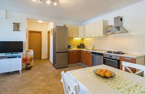 Zastrazisce House | Beautiful home in Zastrazisce with WiFi