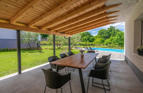 Zmijavci House | Beautiful home in Zmijavci with WiFi