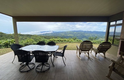 Garabito House | Beautiful home located in the mountains in the tropical rainforest of Costa Rica