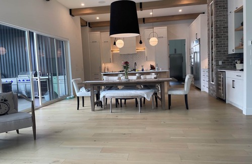 Central Okanagan House | Beautiful home located in Kelownas most upscale neighbourhood