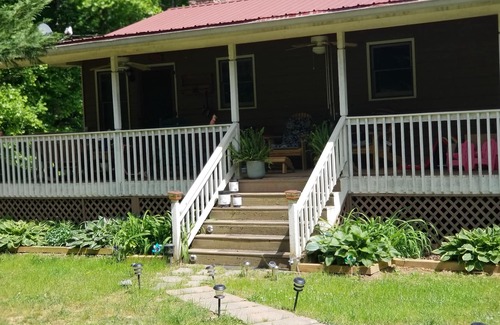 Ellijay House | Beautiful home located on Clear Creek . Relax and enjoy the sounds of nature....
