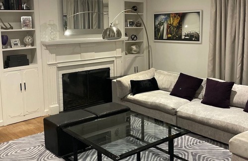Englewood House | Beautiful Home minutes from Manhattan