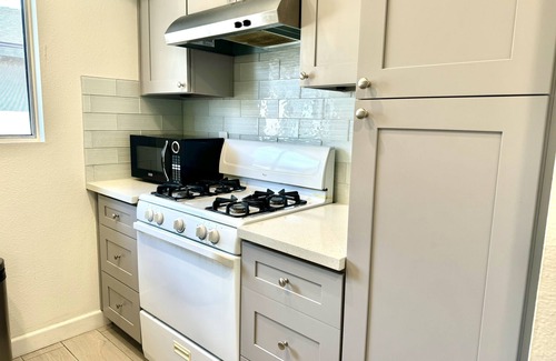 Orange Apartment | Beautiful home near Disneyland, Entire place!