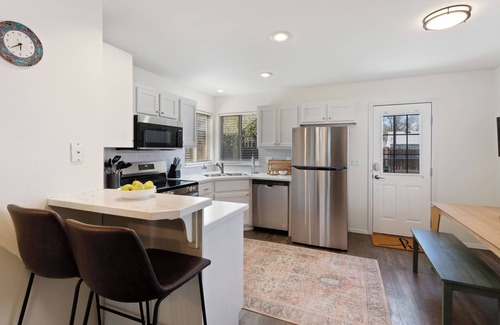 Depot Bench House | Beautiful Home: Near DT/BSU + Fire Pit + Grill