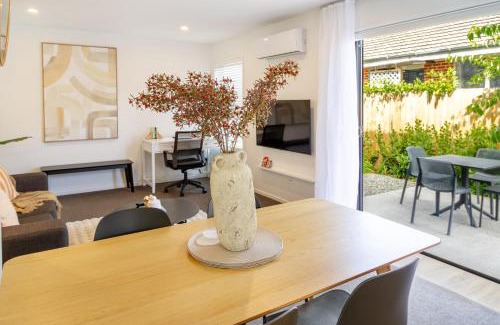 Christchurch Apartment | Beautiful home, Near CBD, Pet Friendly with Carpark