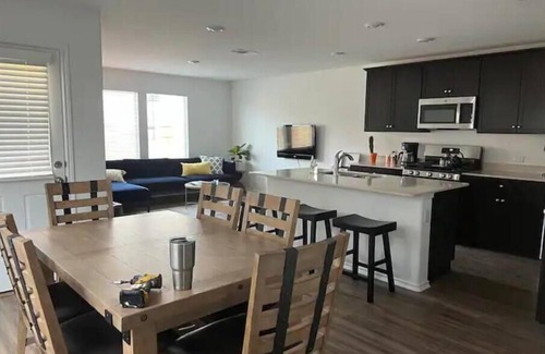 Stony Ridge North House | Beautiful Home near Tesla, COTA and ABIA
