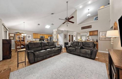 San Antonio House | Beautiful home near Seaworld and Lackland in the heart of NW San Antonio