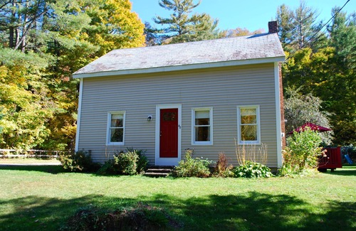 Arlington House | Beautiful home near Manchester and the Mountains -