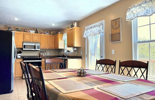 Branson House | Beautiful Home Nestled On 2 Acres Near Cox Medical Center & Branson Landing