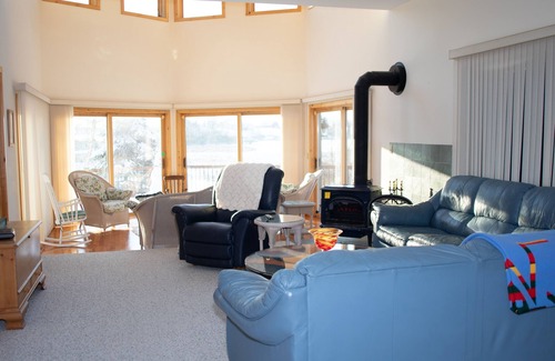 East Troy House | Beautiful home on 15 acres