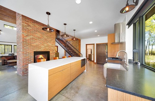 Roberts House | Beautiful home on 16 acres with private access to Rock Creek!