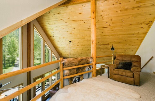 Durango House | Beautiful Home on 24 acre setting, private mountain, creek, Close to Downtown