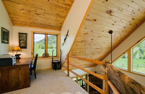 Durango House | Beautiful Home on 24 acre setting, private mountain, creek, Close to Downtown