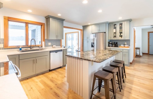 Interlochen House | Beautiful Home on Bass Lake Four Seasons