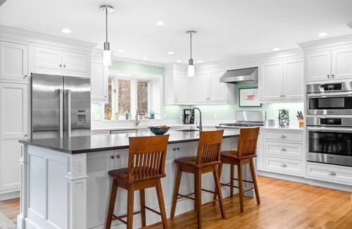 Concord House | Beautiful home on cul-de-sac 1 mile from Concord Center for 250th Anniversary