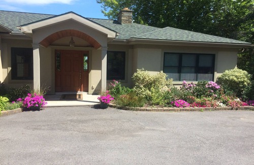 Mandana House | Beautiful Home on Skaneateles Lake