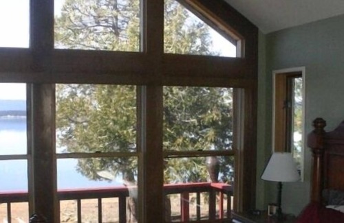 East Shore House | Beautiful Home on the Water at Lake Almanor