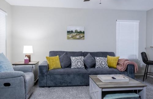 Fort Worth House | Beautiful Home Quiet Area 30 Days Minimum Stay