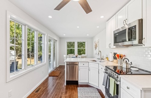 Town of Southold Town House | Beautiful home short walk to the beach, w/outdoor shower, grill & central AC