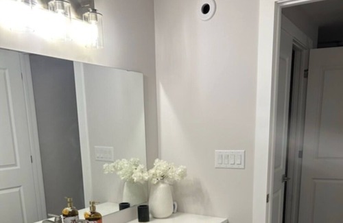 Ingersoll Bed & Breakfast | Beautiful home stay in Ingersoll. One king bed and bathroom.