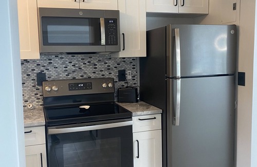 Citrus Isles House | Beautiful Home/4 miles to Beach & FLL Airport