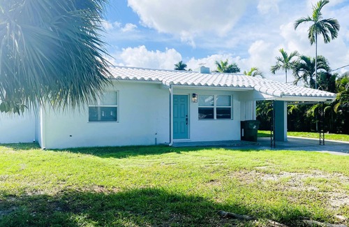 Citrus Isles House | Beautiful Home/4 miles to Beach & FLL Airport