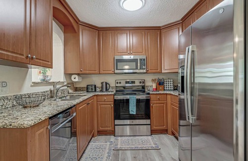 Hunt Club House | Beautiful home, close proximity to golf, shopping, dining, parks and hospitals