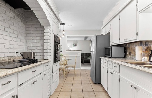 Tulsa House | Beautiful home w/easy access to anywhere in Tulsa!