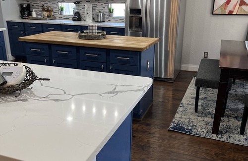 South Arlington House | Beautiful Home W/Heated Pool- Sleeps 16, Pets & Small Events Allowed W/Approval