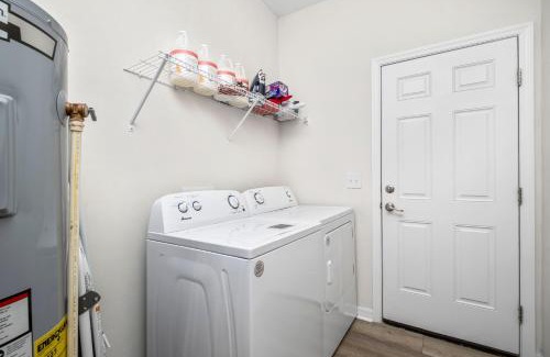 Gainesville House | Beautiful Home, Walk to UF, Newly built