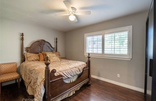 Valencia House | Beautiful home with views /10 minutes from Six Flags Magic Mountain