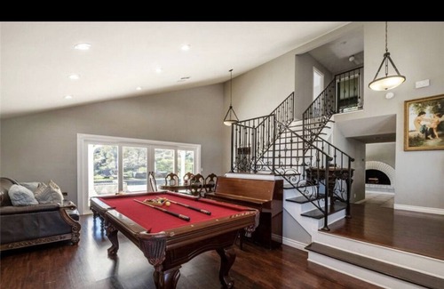 Valencia House | Beautiful home with views /10 minutes from Six Flags Magic Mountain