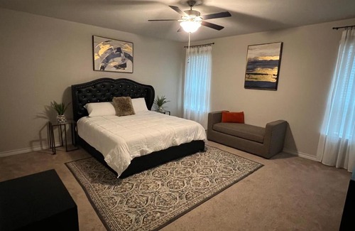 Hutto House | Beautiful Home with Modern Rooms