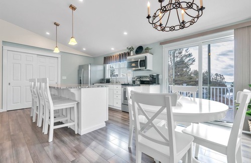 Owls Head House | Beautiful Home with Oceanview & Game Room