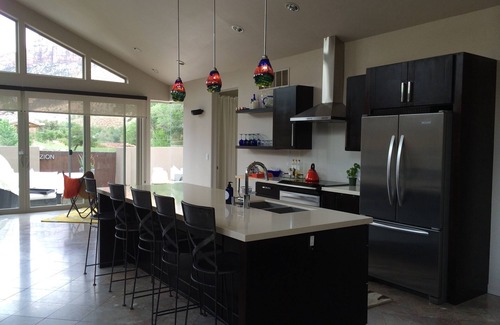 Zion National Park South Entrance House | Beautiful Home with private Infinity Edge Pool 2 miles to ZNP main entrance