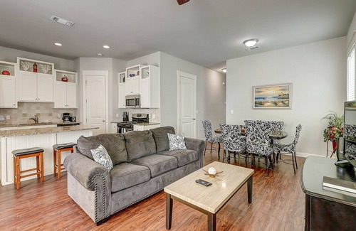 Sailhouse House | Beautiful home with pool, central AC, full kitchen, & washer/dryer
