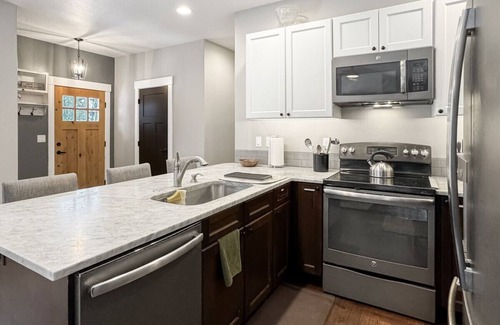 Fir Grove Estates House | Beautiful home with private hot tub in Donnelly!