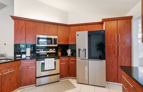 Sea Pines House | Beautiful Home with Sauna & Heated Pool, 5min from Beaches, close to Airport