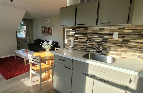 East Windsor Apartment | Beautiful home with spectacular gardens.