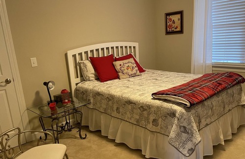 Greensboro House | Beautiful home with large swimming pool, 5 minutes to GSO airport