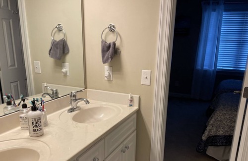 Greensboro House | Beautiful home with large swimming pool, 5 minutes to GSO airport