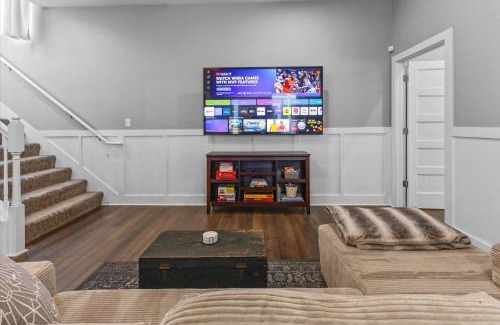 Indianapolis House | Beautiful Home with Huge Patio and Garage