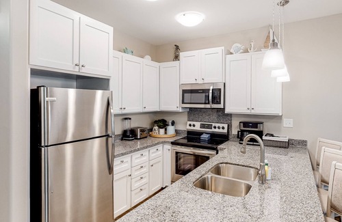 Port Isabel House | Beautiful home with oceanview, pool, hot tub, central AC, & washer/dryer
